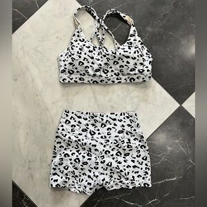 Muscle Nation Snow Leopard 3 Piece Set